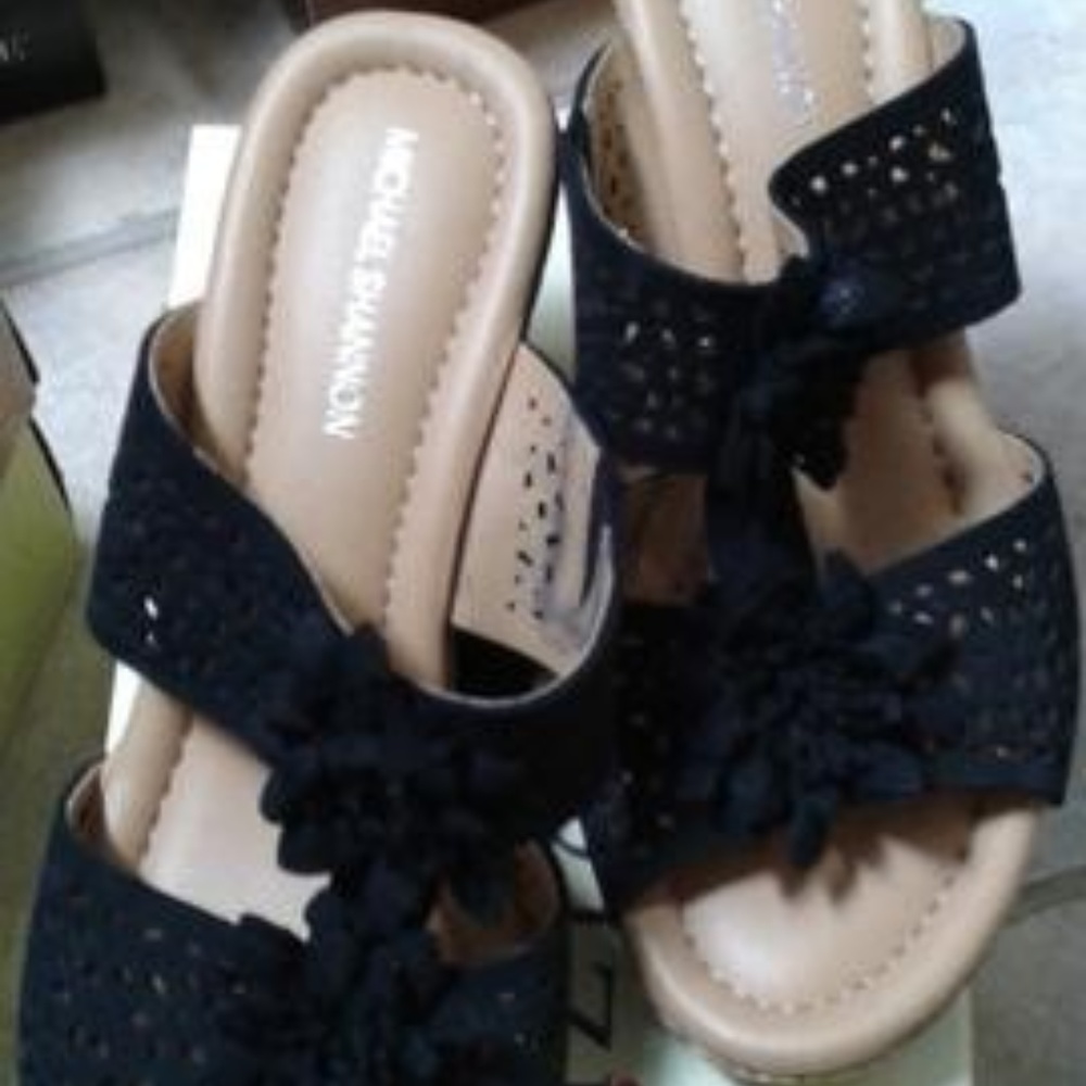 Black Sandle